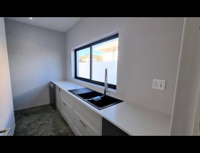3 BEDROOM HOUSE FOR SALE IN YZERFONTEIN